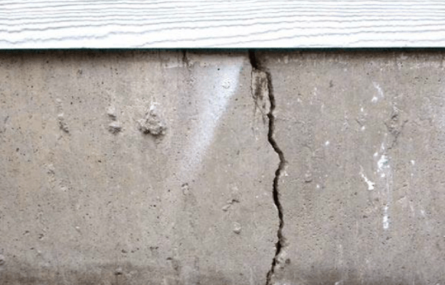 South Texas Inspection of a home by Barrie Inspections shows foundation cracking located in Gonzales Texas. Barrie Inspections performs foundation inspections on residential and commercial inspections.